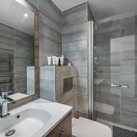 Moderne Avec Jacuzzi Exterieur Et Terrasse A - Fr-1-563-106 Apartment Courchevel